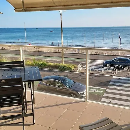 Ocean 90 Face Apartment