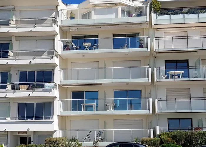 Ocean 90 Face Apartment